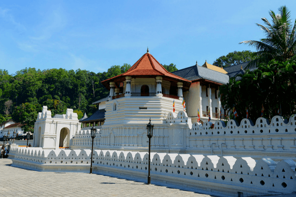 Buddhism in Sri Lanka – 10 Important Facts you must know Buddhism in Sri Lanka – 10 Important Facts you must know