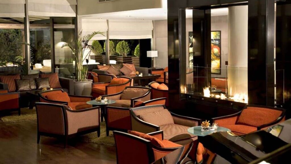 Le Cafe - French Riviera of The East