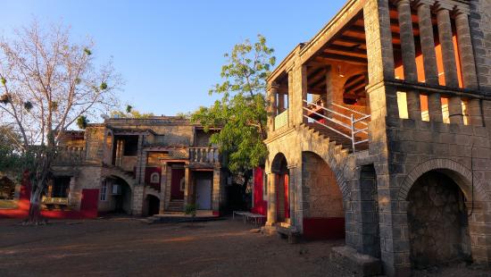 Maneland Jungle Lodge