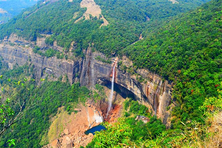 Nohkalikai Falls – Meghalaya