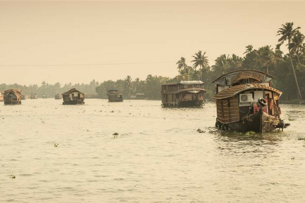 Shikara Boat Ride at Kundala Lake