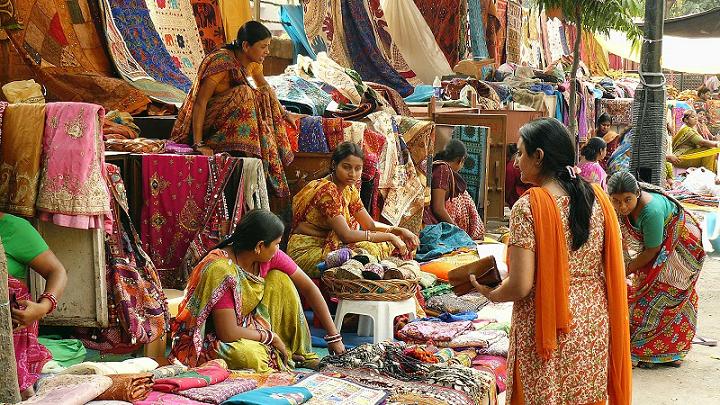shopping at Sarojini Nagar and Karol Bagh shopping at Sarojini Nagar and Karol Bagh