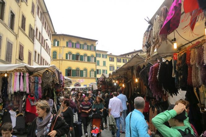 Via Giovan Battista Zannoni - shopping in Italy