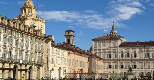 Via Polo, Turin - shopping in italy