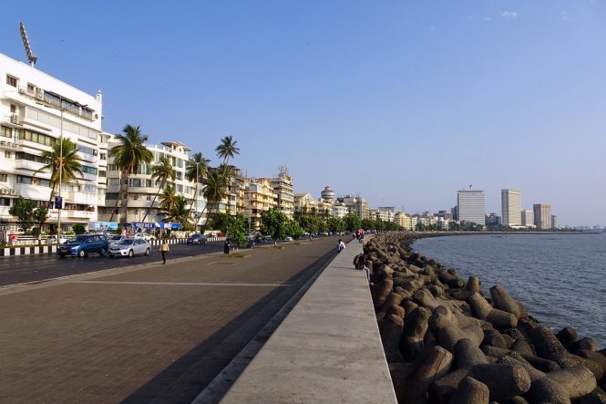 Marine drive - 11 Best Places to visit in Mumbai