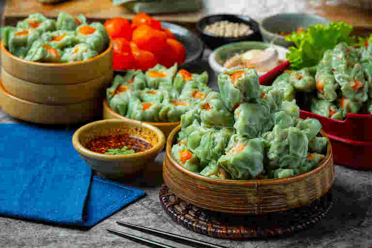 Thai Steamed Dumplings (Kanom Jeeb): Taste the Perfection