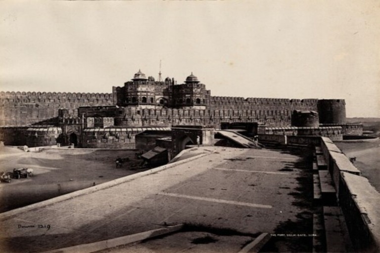 Old picture Agra Fort 