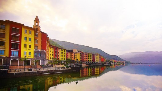 Lakeside Promenade - Lavasa