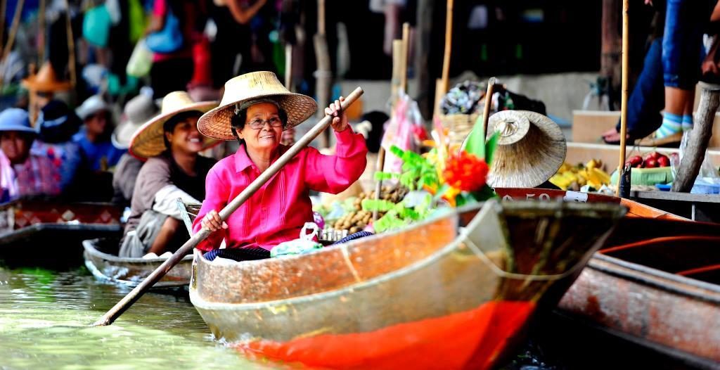 Damnoen Saduak Floating Market