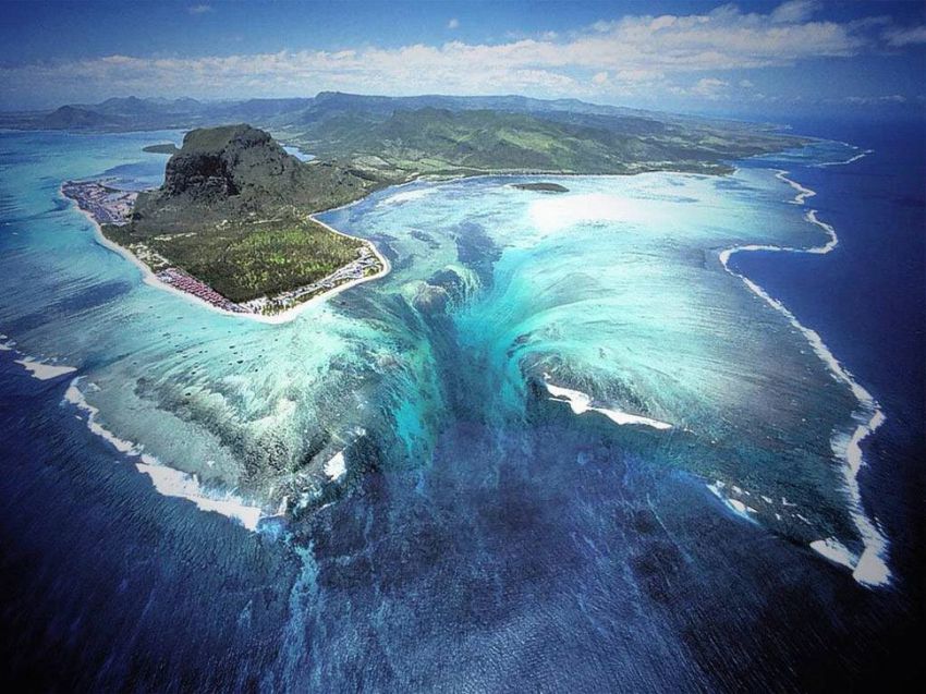 Underwater Waterfall, Mauritius