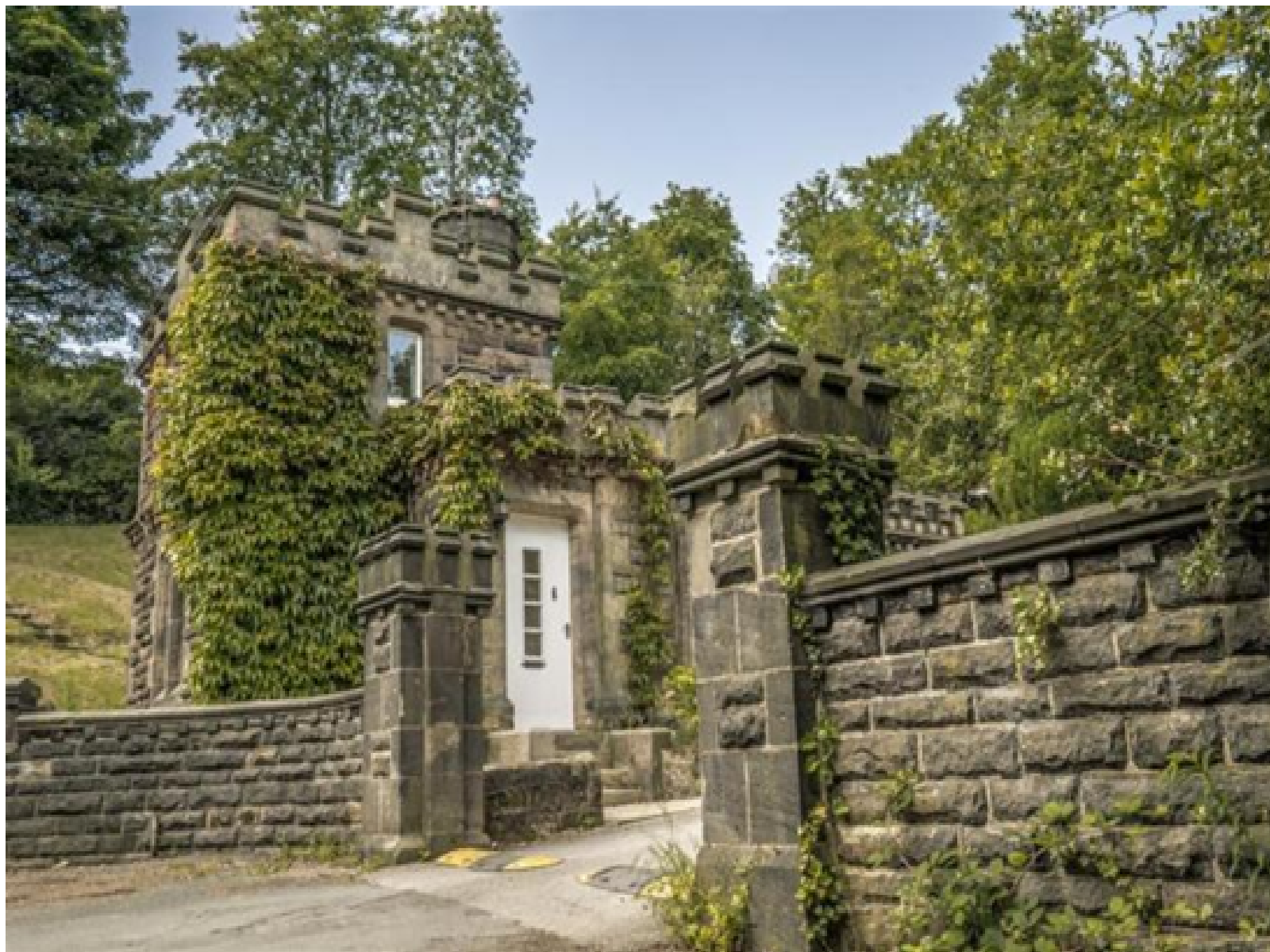 Dobroyd Castle, England