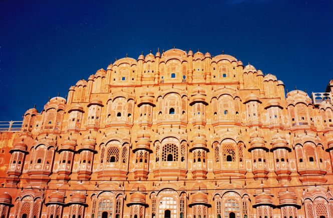 Hawa Mahal - Places to visit in Jaipur