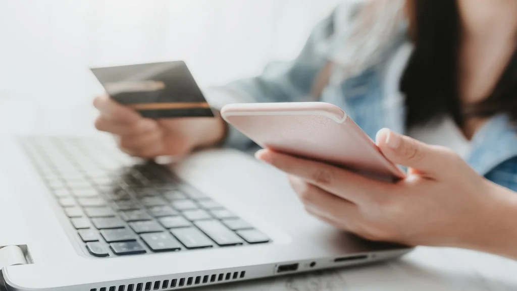 Guide to Forex Card Charges, Fees and Markups