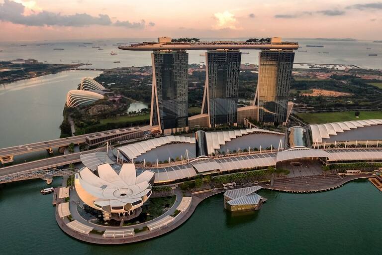 Immerse Yourself in Singapore’s Vibrant Arts, Culture & Science Scene