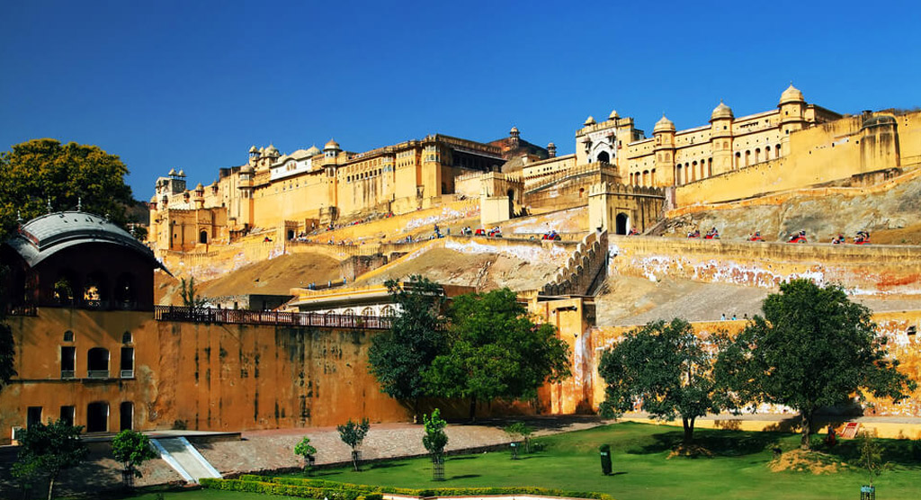 Experience the royalty of Rajasthan this vacation